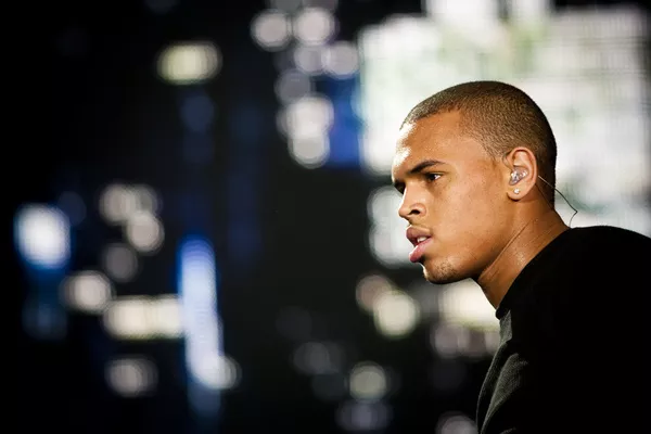 Chris Brown avlyser