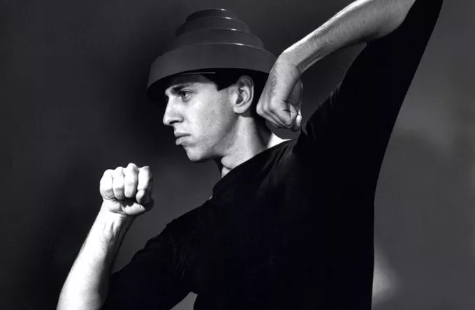 Devo-guitarist død