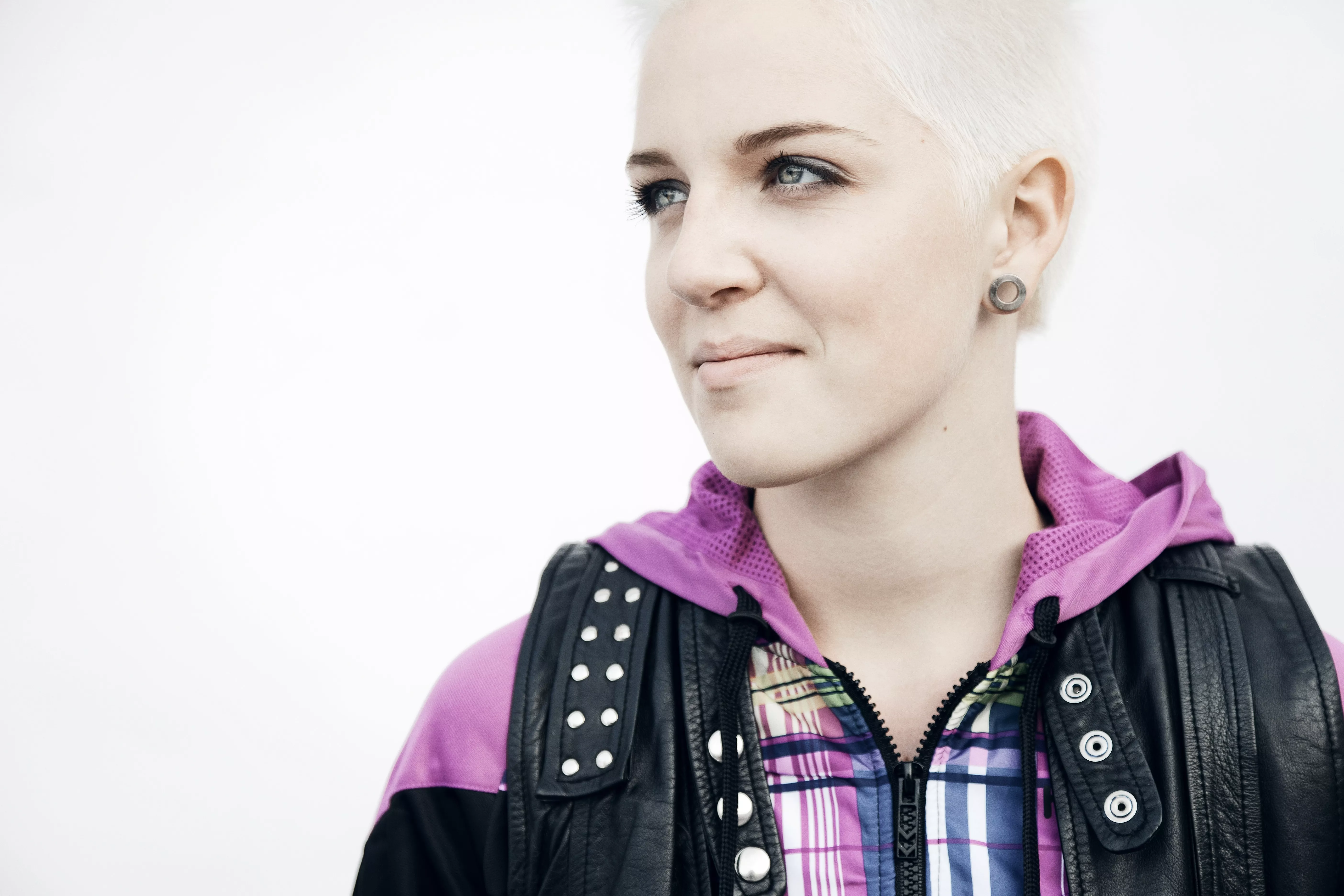 Sarah debuterer på førstepladsen