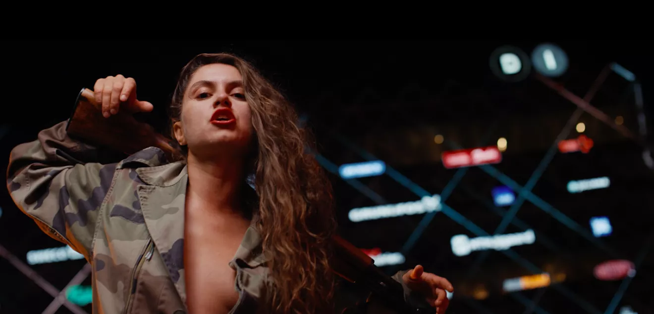 EP-AKTUELLE NIKOLINE: "Der er total ligestilling i 'Sut min klit'"