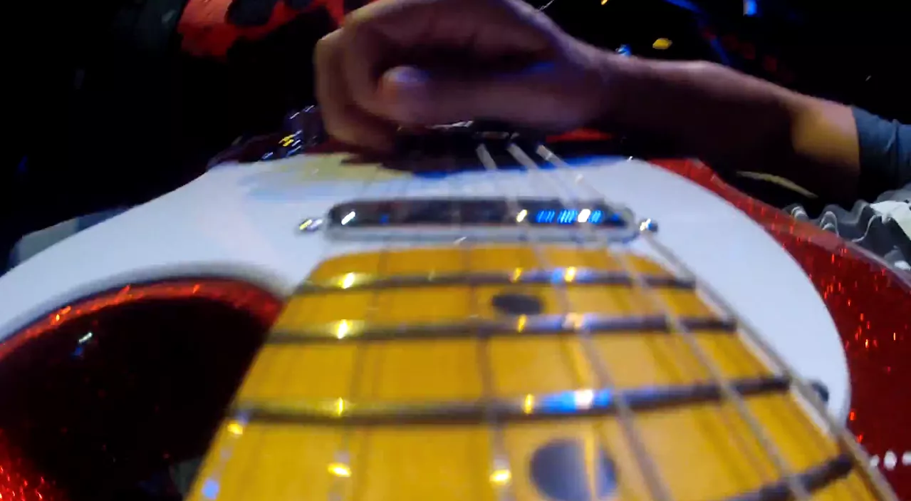 Countryguitarist misbruger kamera