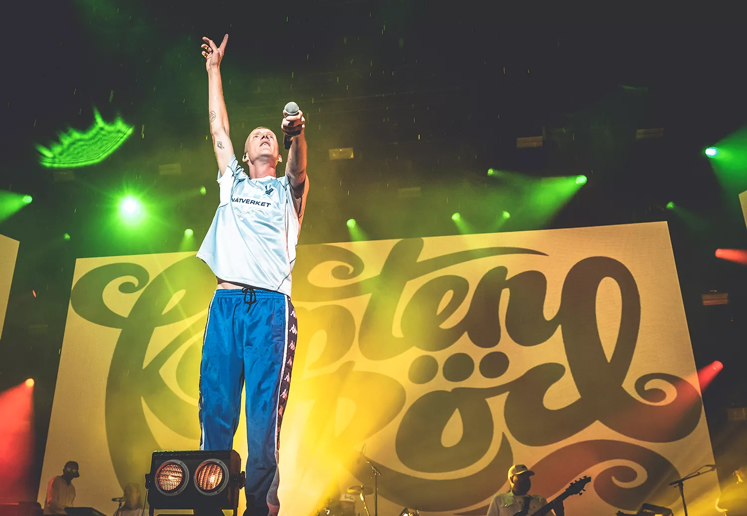 Kapten Röd hotades efter sitt tröjval