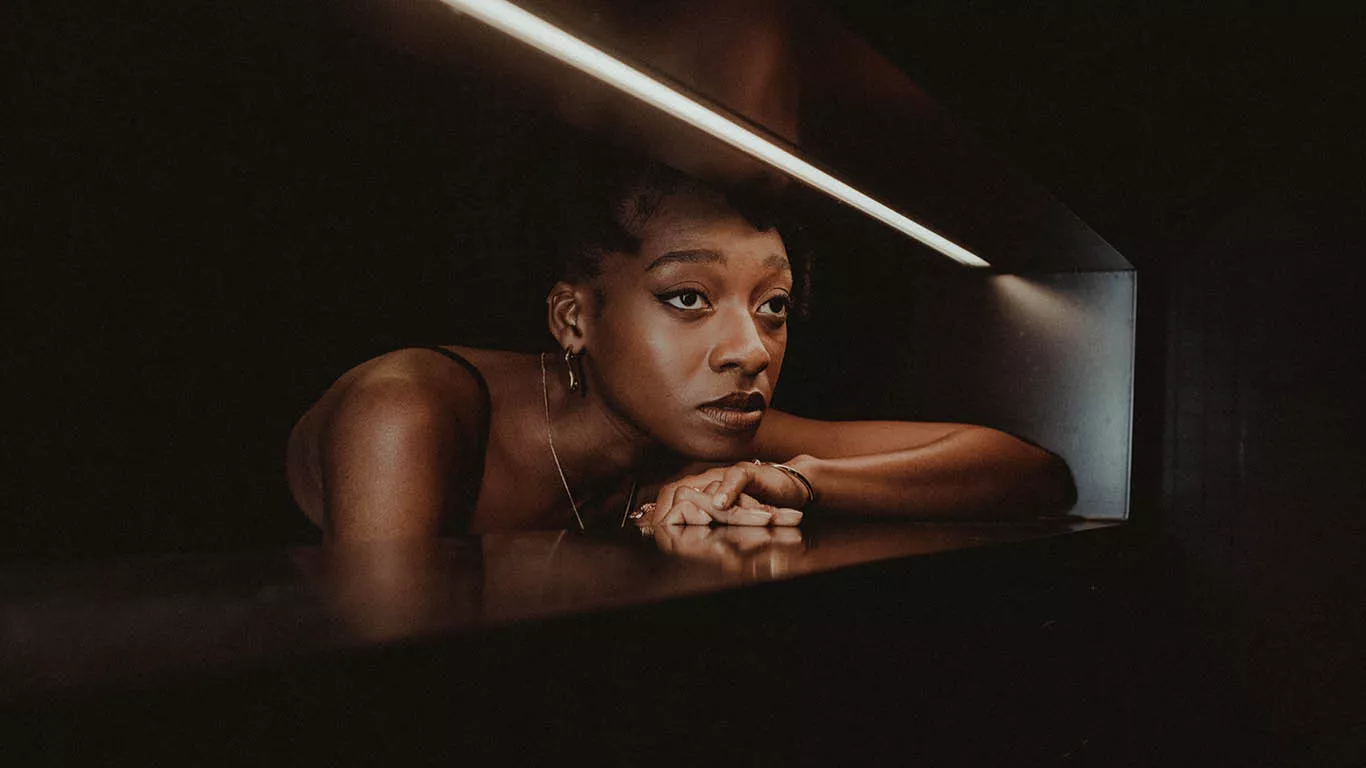 Den brittiska rapparen Little Simz släpper idag ny musik. Foto: Karolina Wielcoha.