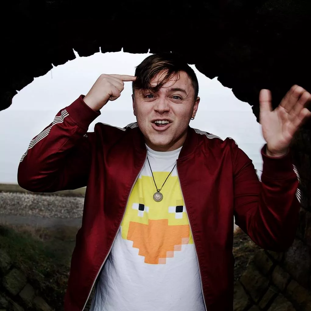 Tag en dukkert i "Øresund" med multitalentet Ponti 