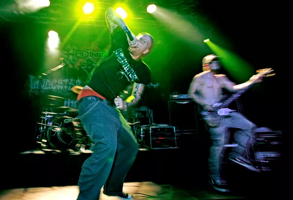 Invocator med Raunchy og The Burning: Train, Århus