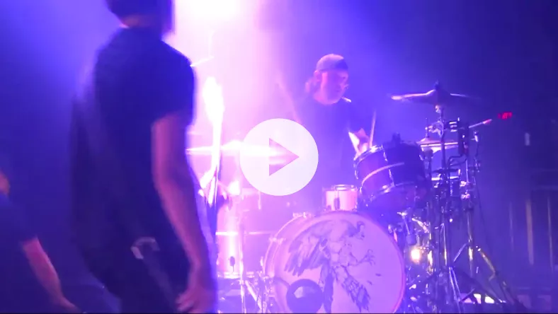Se energisk Lars Ulrich gæste Royal Blood på scenen
