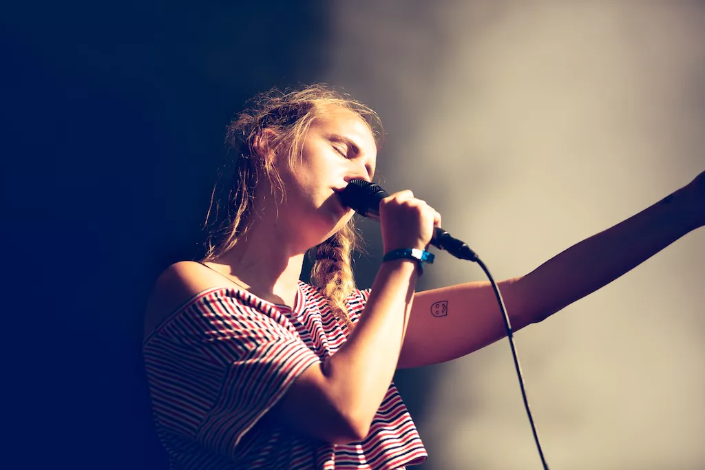 MØ gæster Aviciis første album