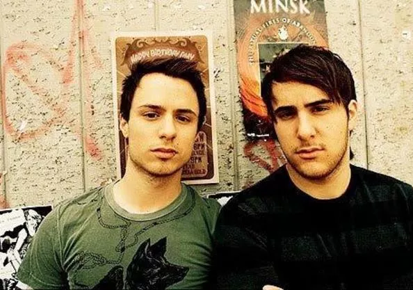 Zac Farro kommer med i broderens band