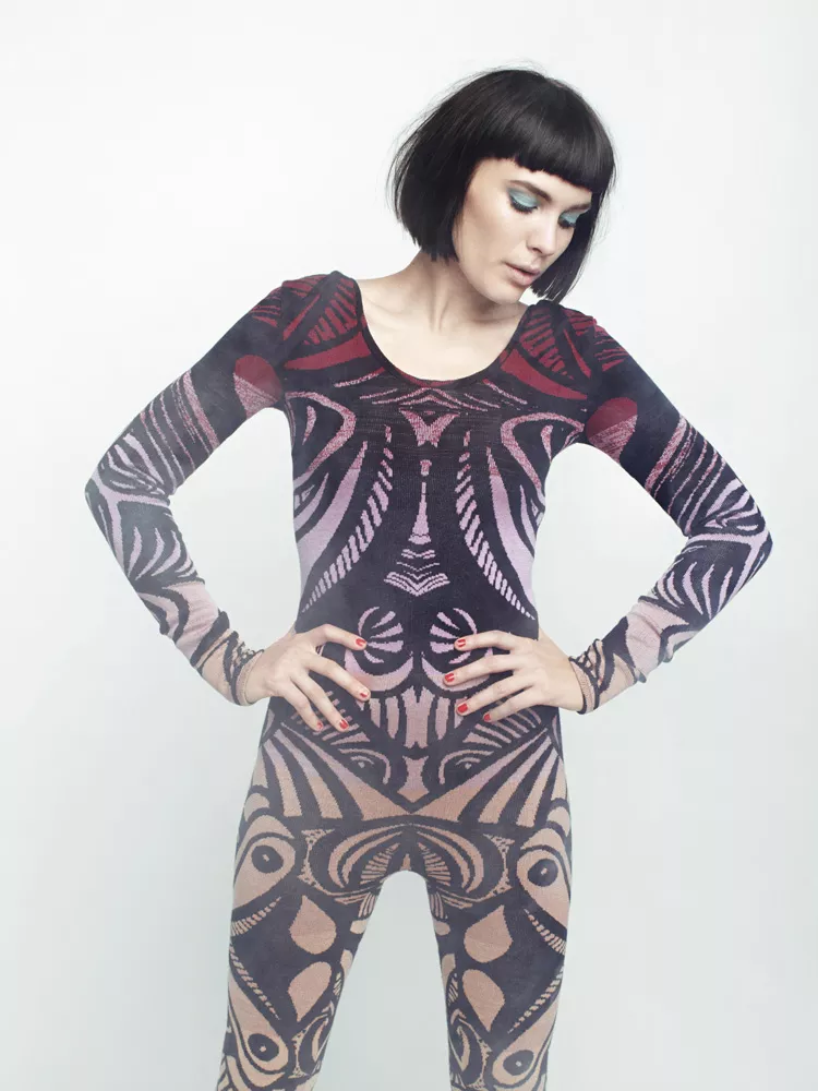 Freja Loeb varmer op for Tim Christensen