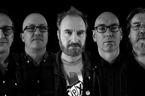 Punkspelning fick föreningsmedlemmar att fly årsmöte