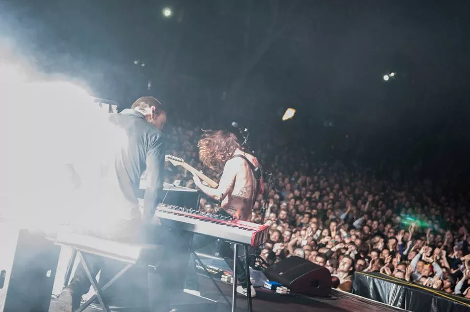 Biffy Clyro: Elvescenen, Pstereo