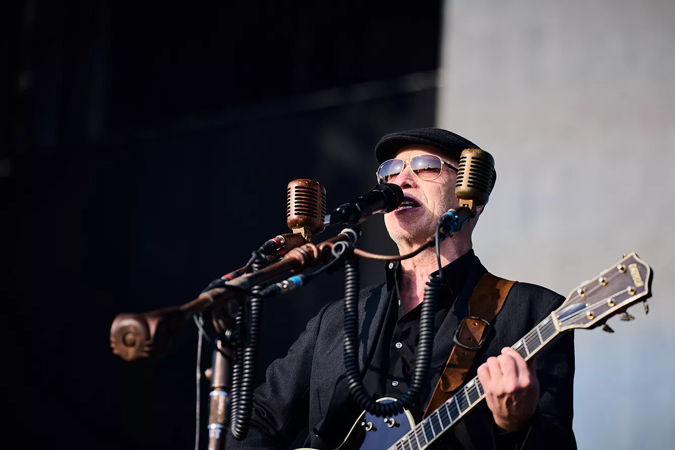 Skarp samfundsdiagnose og potent post-punk – men hvor blev den mest oplagte sang af?