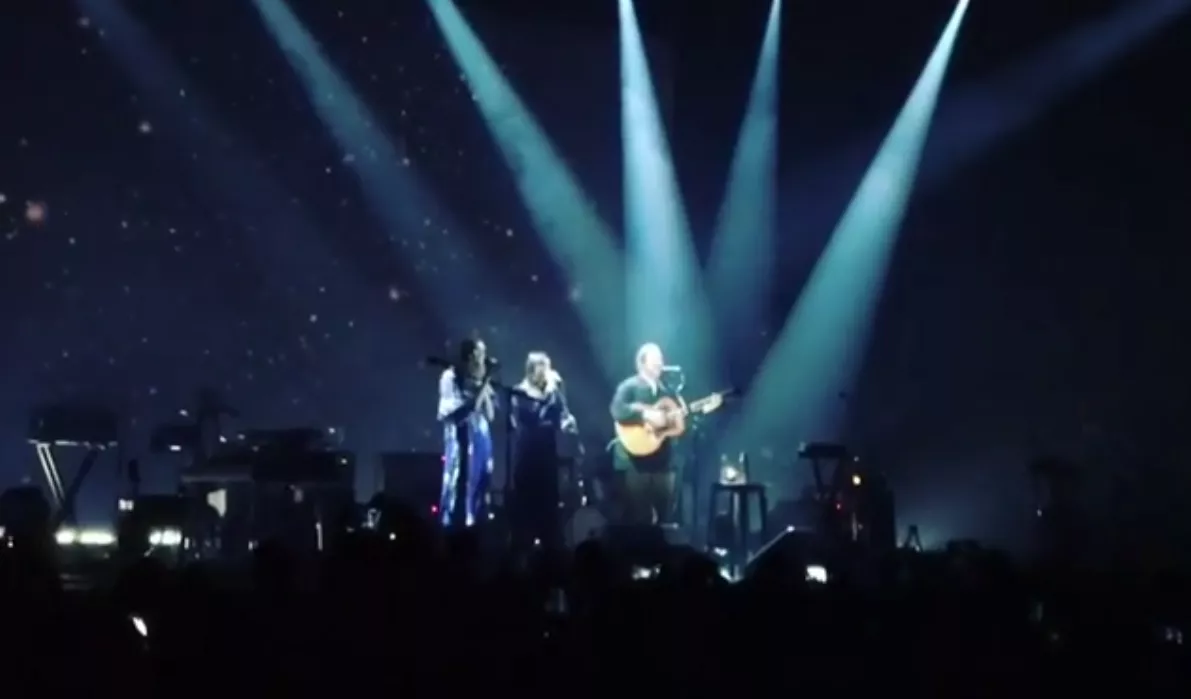 Se First Aid Kit och Fleet Foxes framföra klassiker