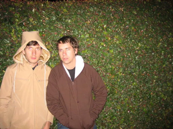 No Age pratar nytt album