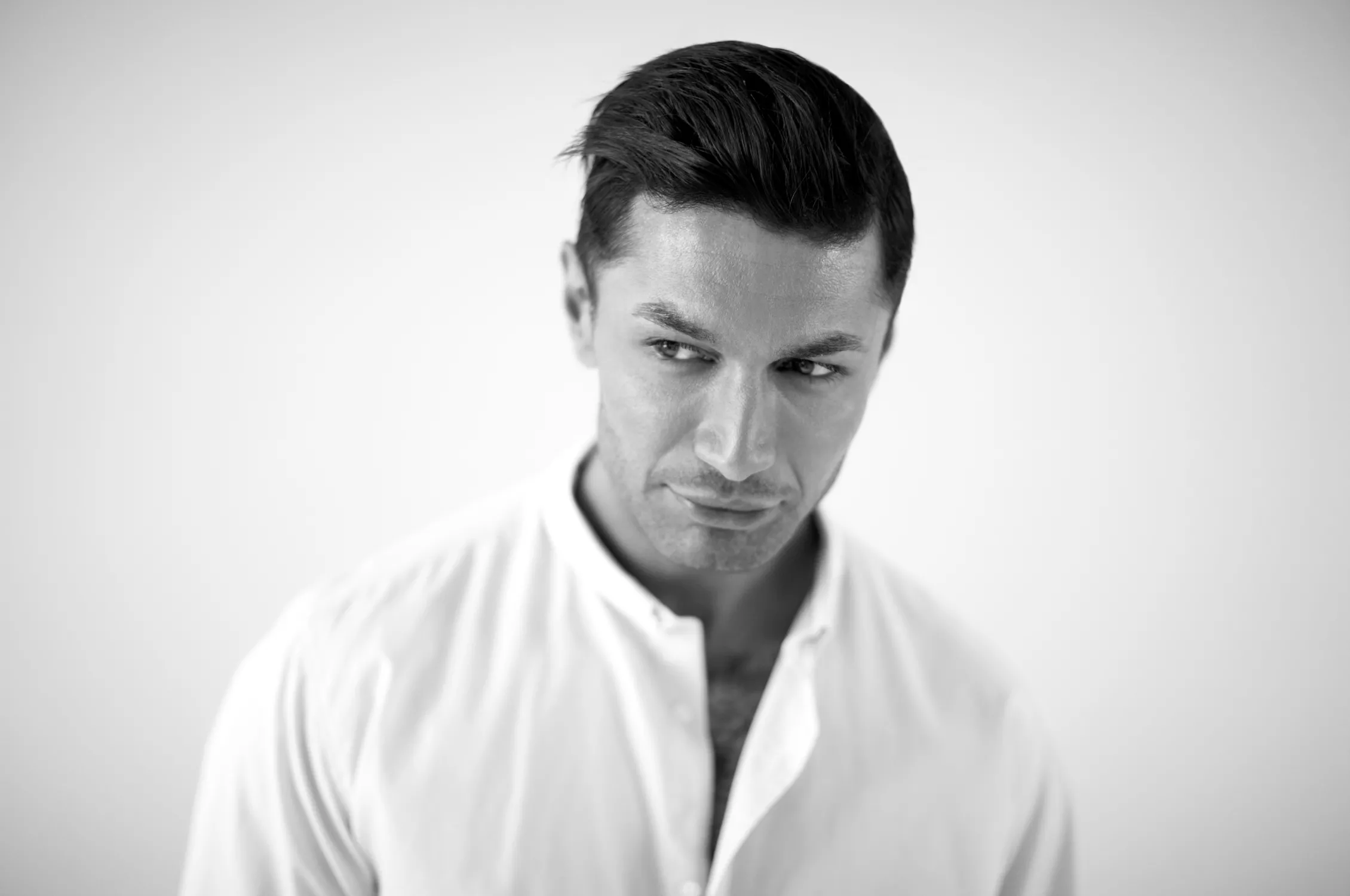 Hør Burhan G hylde sin mor med følsom sang