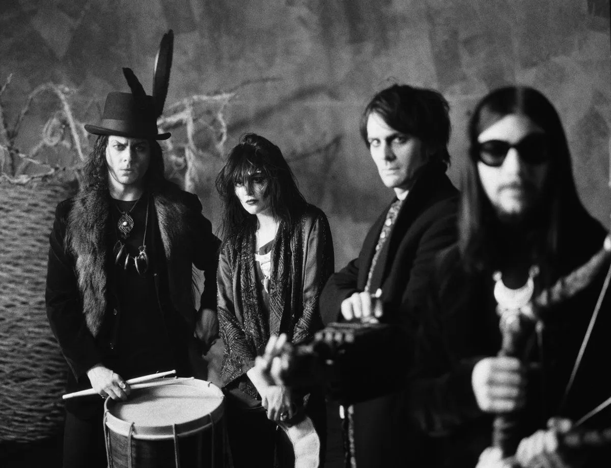 Hør ny single fra The Dead Weather