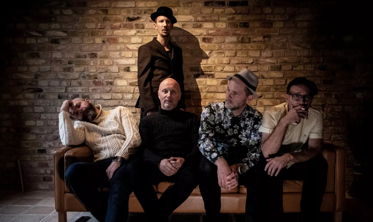 Återkomst med sommarlätta och ojämna melodier