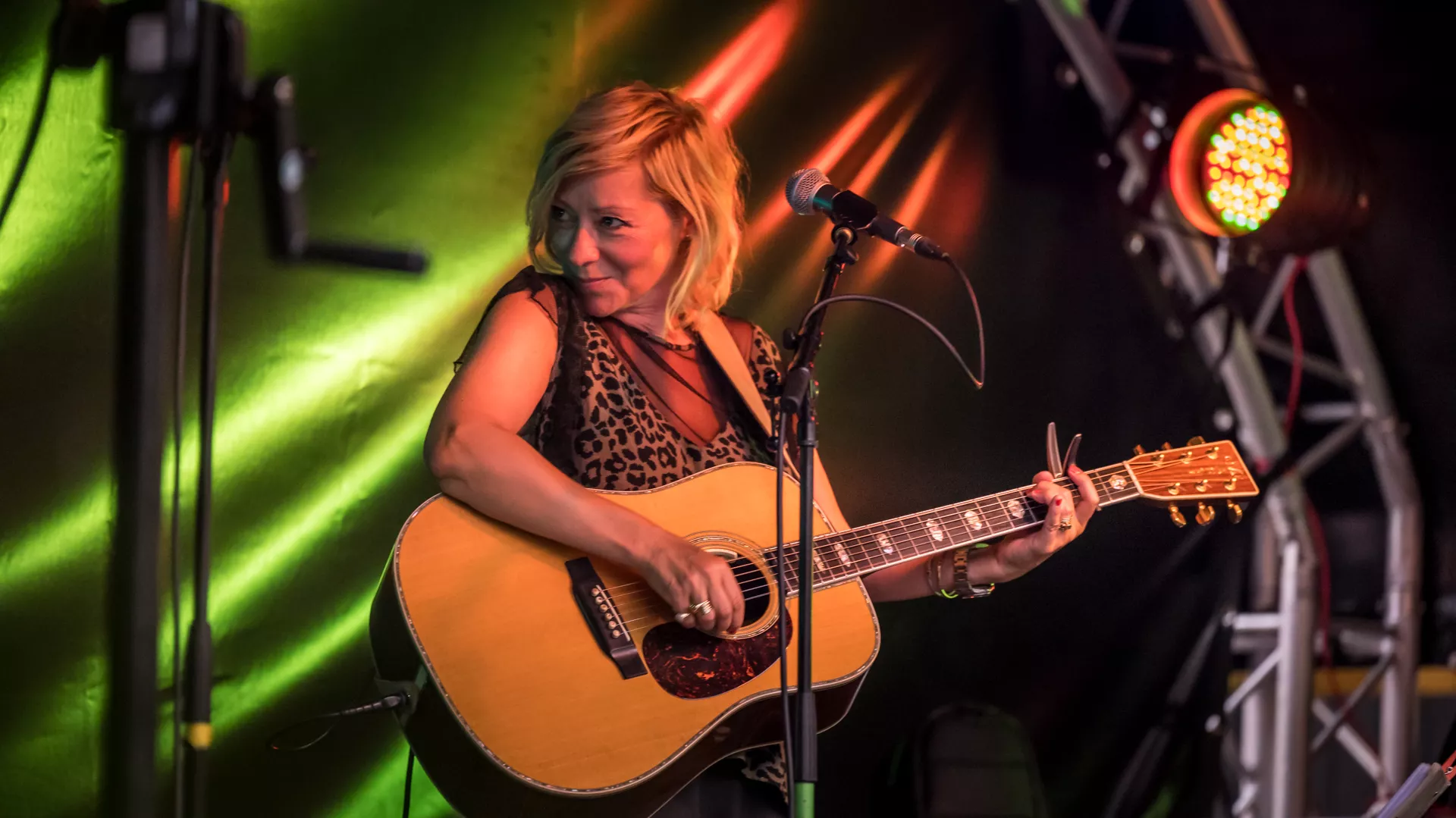 Cool regnvejrs-blues med Dicte