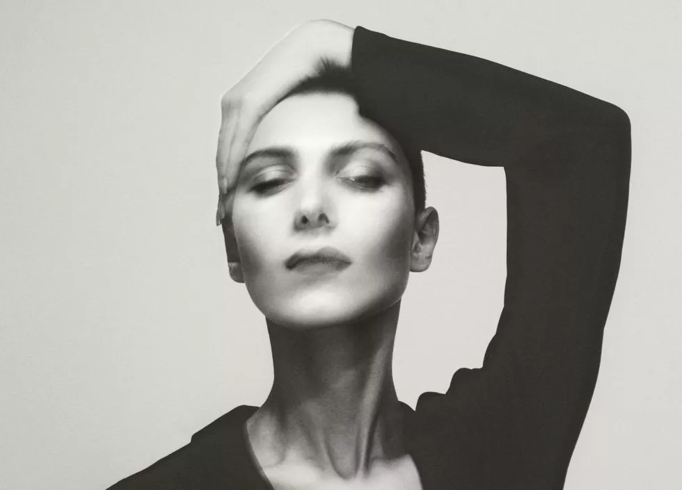 Alt andet end arketypisk rutsjebanetur med vild vokal