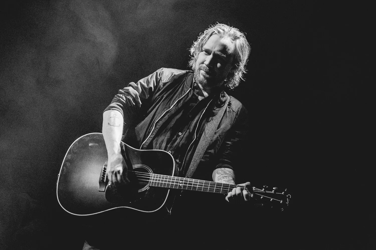 Lars Winnerbäck drar ut på vägarna med "stor produktion"