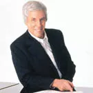 Bacharach skriver tekster på nyt album