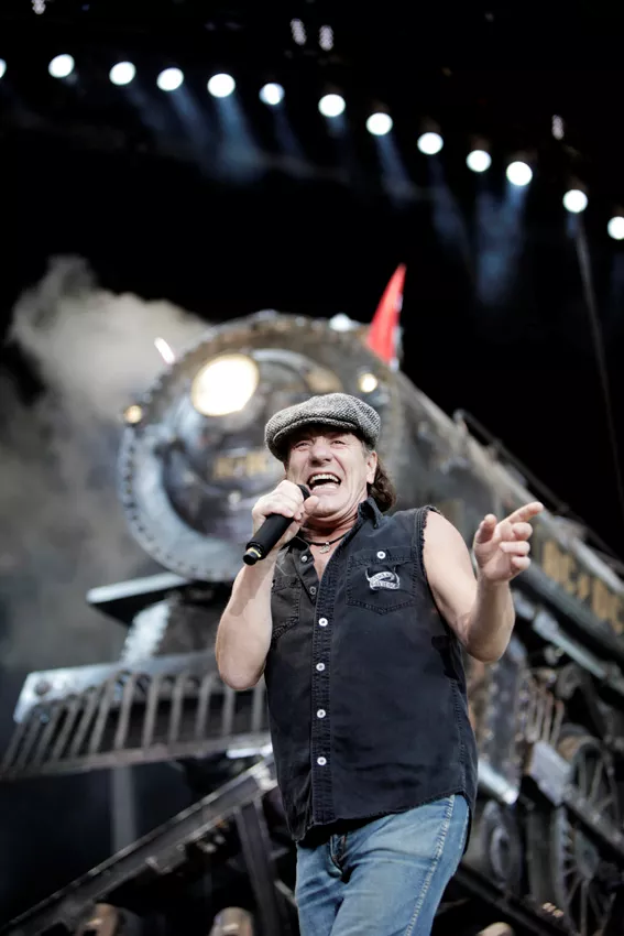 AC/DC udsender livealbum