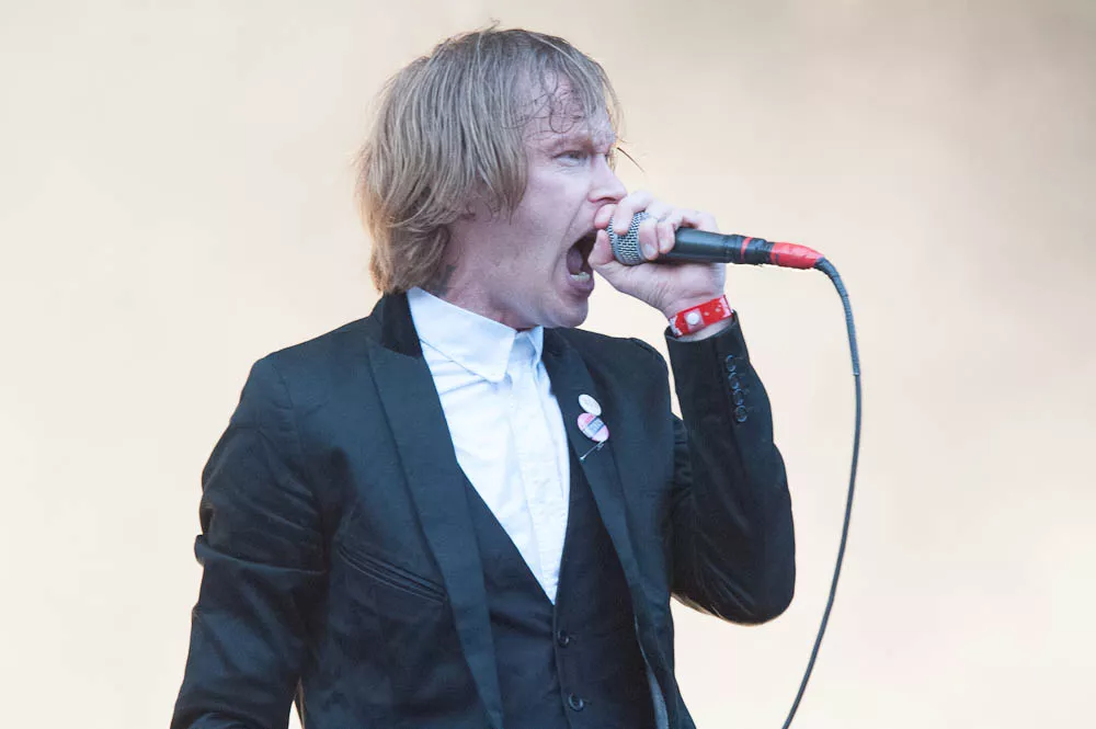 Dennis Lyxzén på Way Out West 2012.