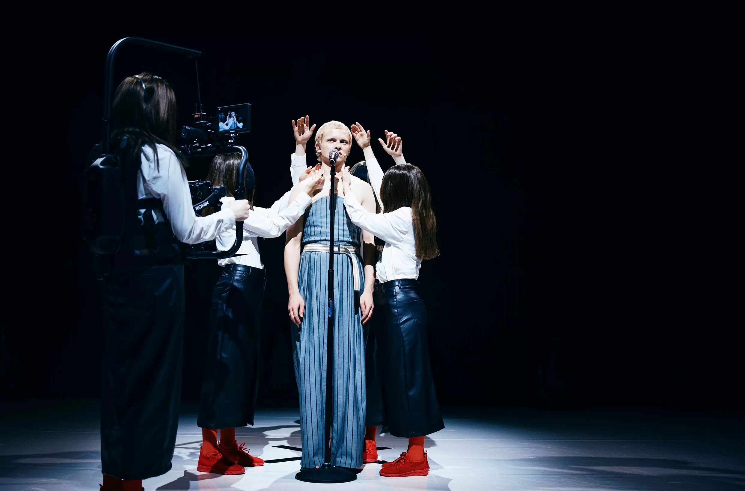 Et spejl af en håbefuld generation i forfald 