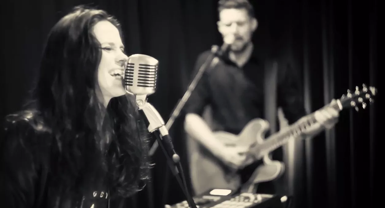 The Shrines giver koncert til Mono I Stereo