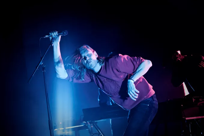 When Saints Go Machine: Seks dages arbejdsuge