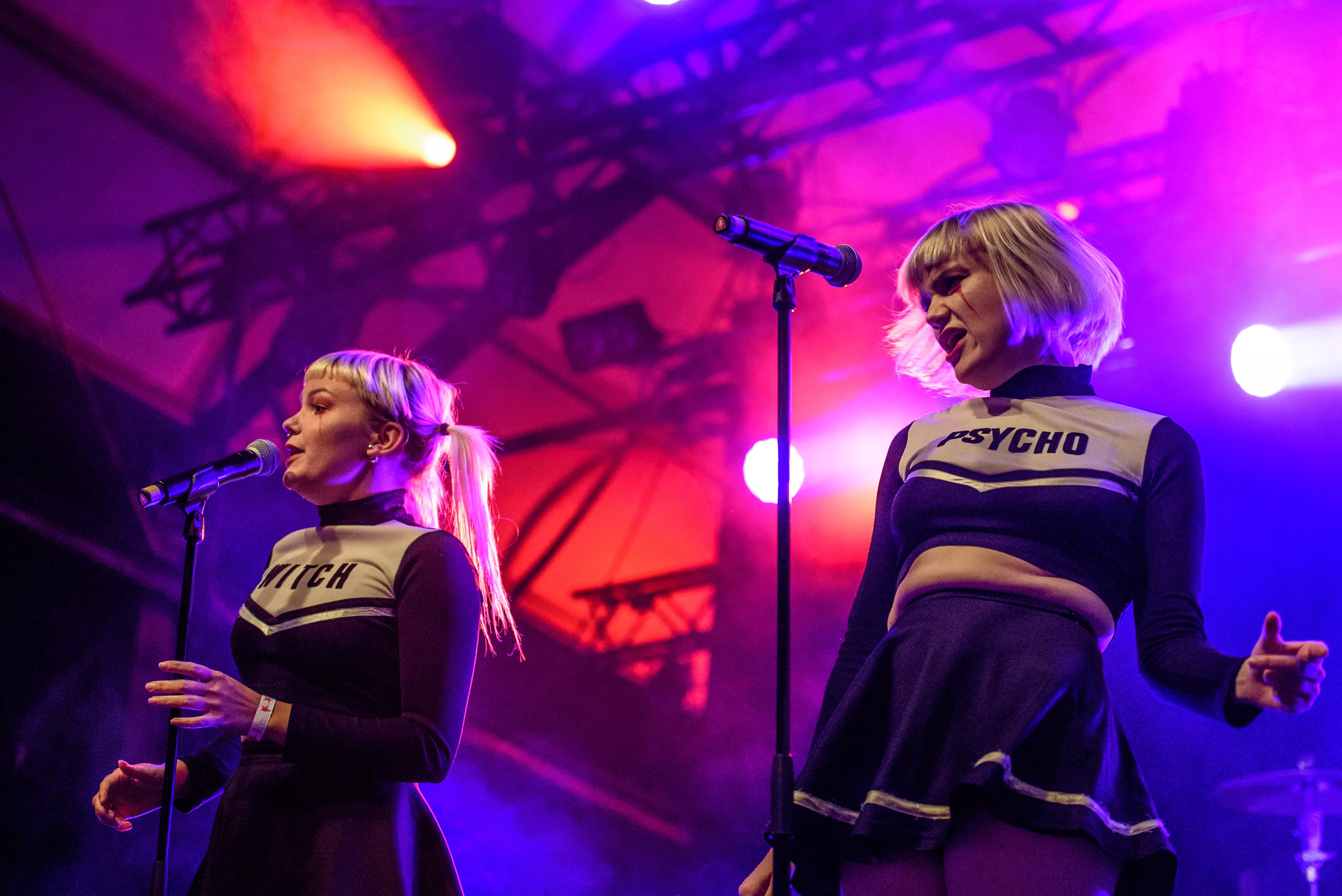 Live at Heart släpper 10 nya akter 