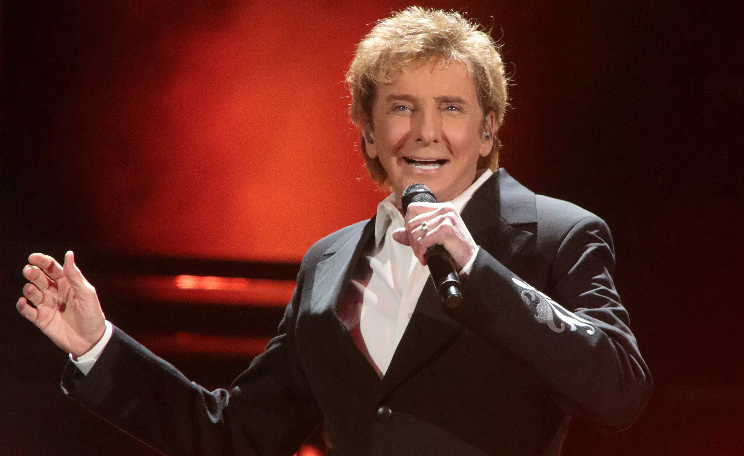 Den suksessfulle artisten holdt kjæresten og legningen hemmelig i nesten 40 år