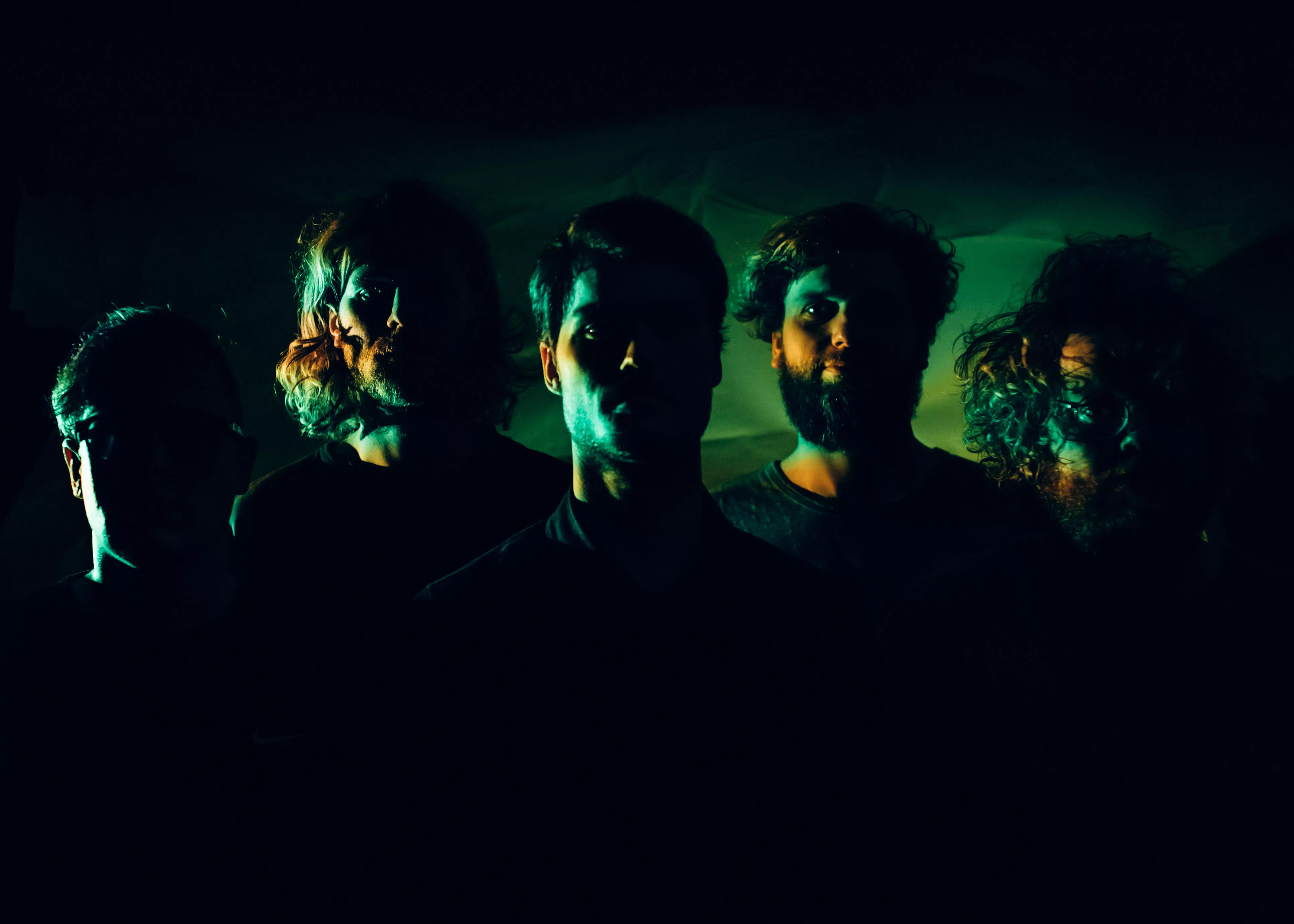 ANMELDELSE: Inspiration malet på en nøgen mandekrop