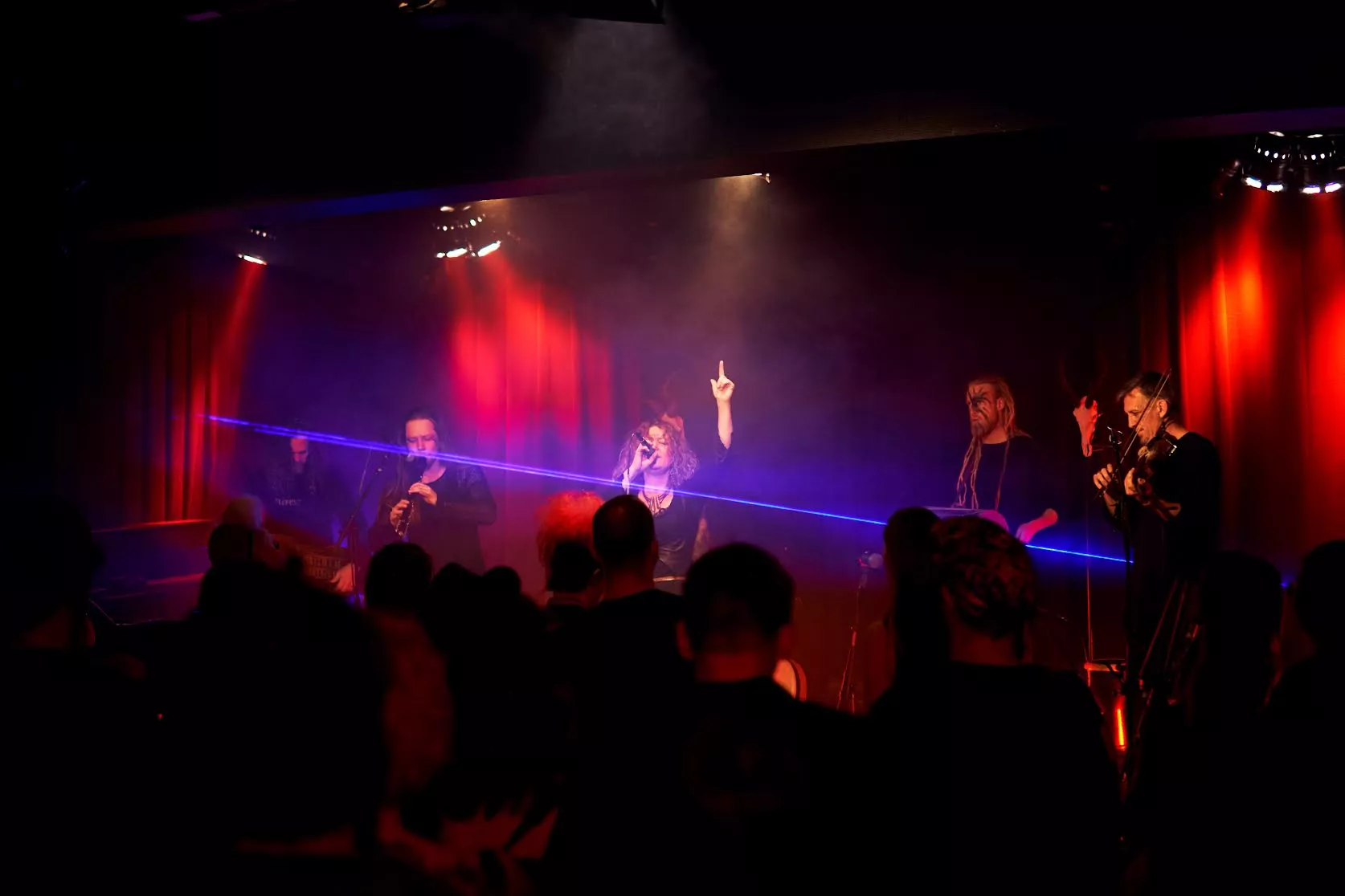 Odense-klub inviterer til gotisk jul – i corona-nedskaleret version