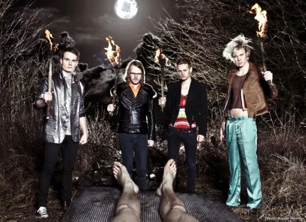 Lis Er Stille: Postfest, Train, Aarhus