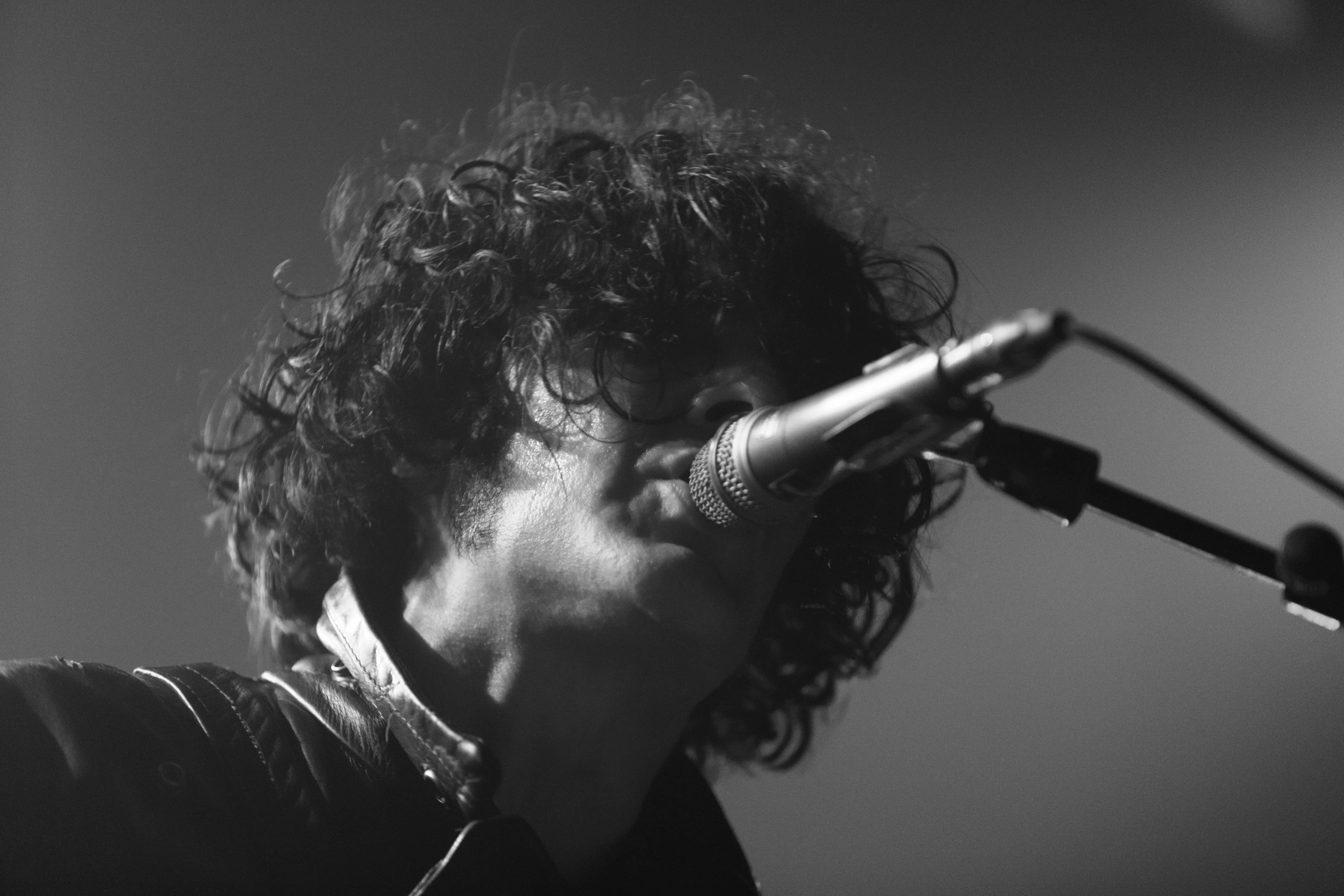 Black Rebel Motorcycle Club : Tinderbox, Gul Scene