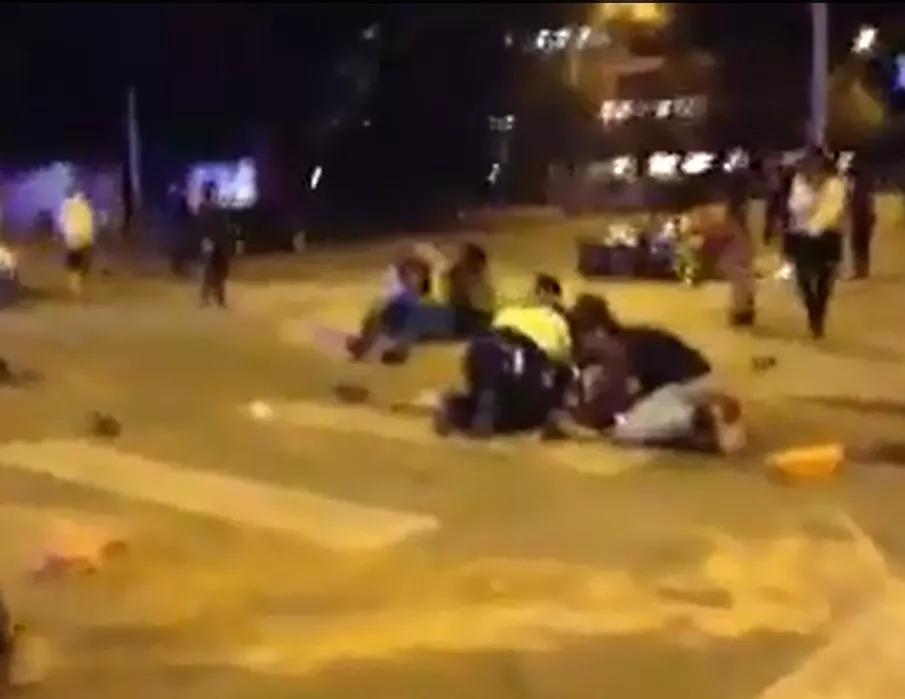 Två döda när bil mejade ner festivalpublik