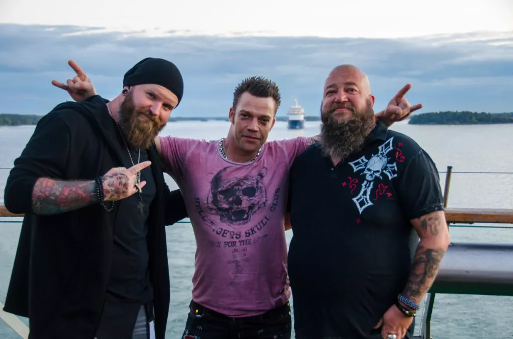 REPORTAGE: En rockkryssning pumpad med adrenalin