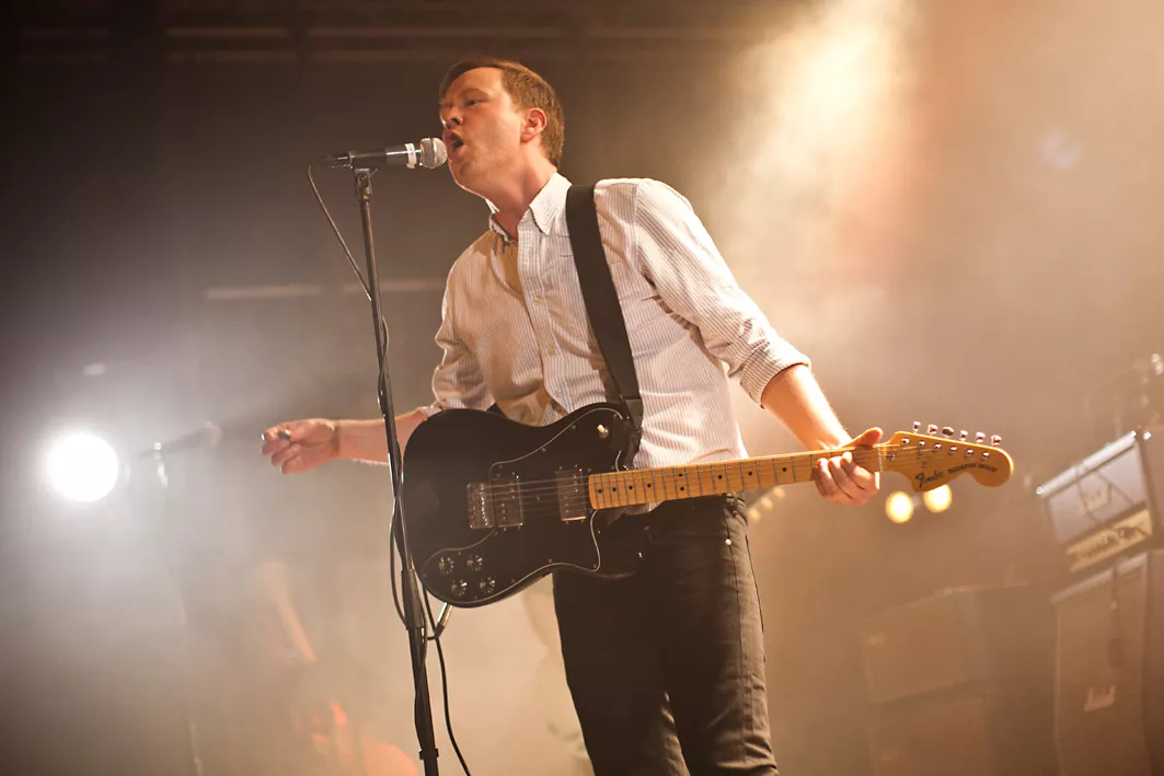 Johndoe: Elvescenen, Pstereo