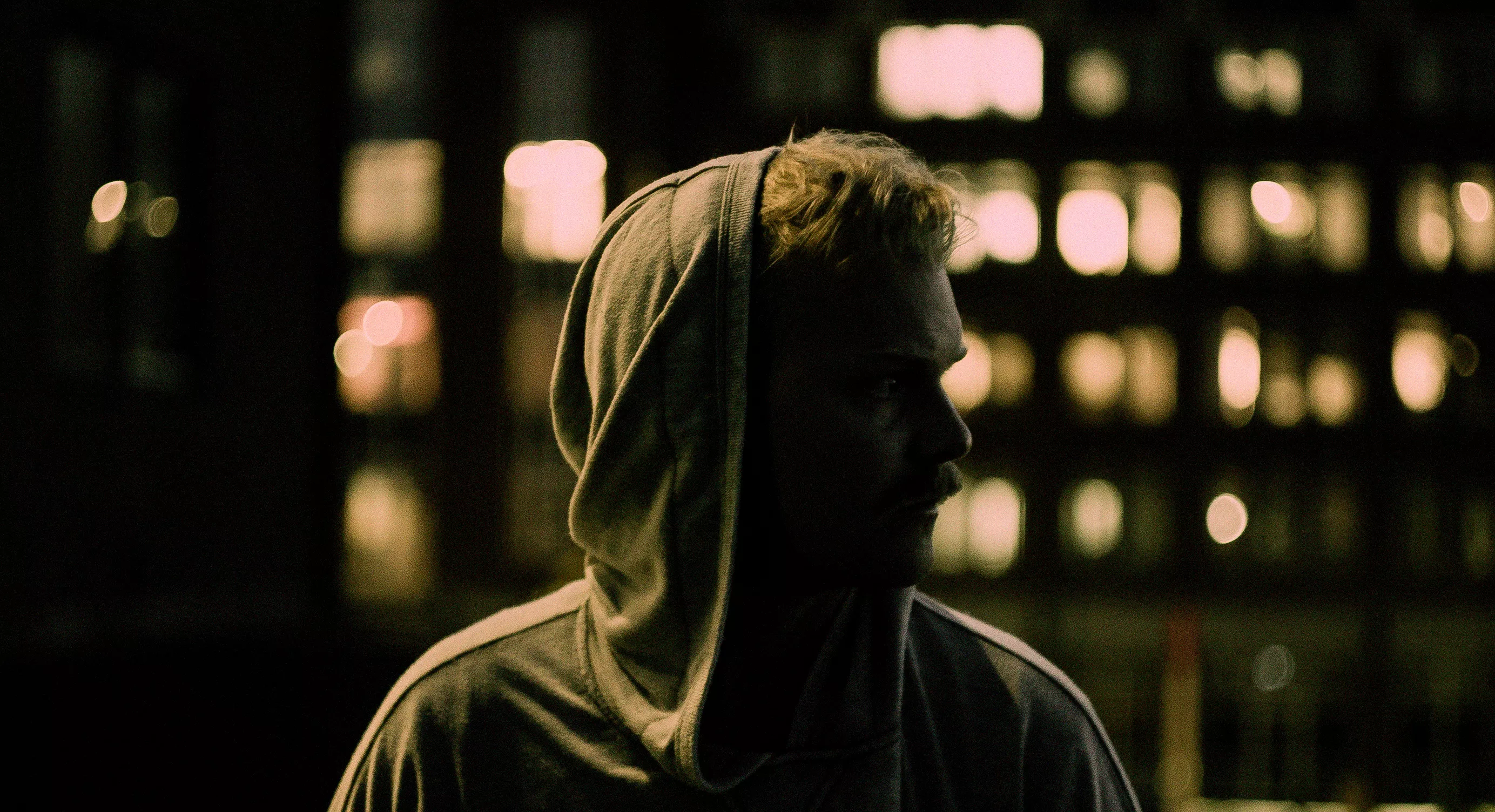 PREMIÄR: Sverige är med nytt skivbolag