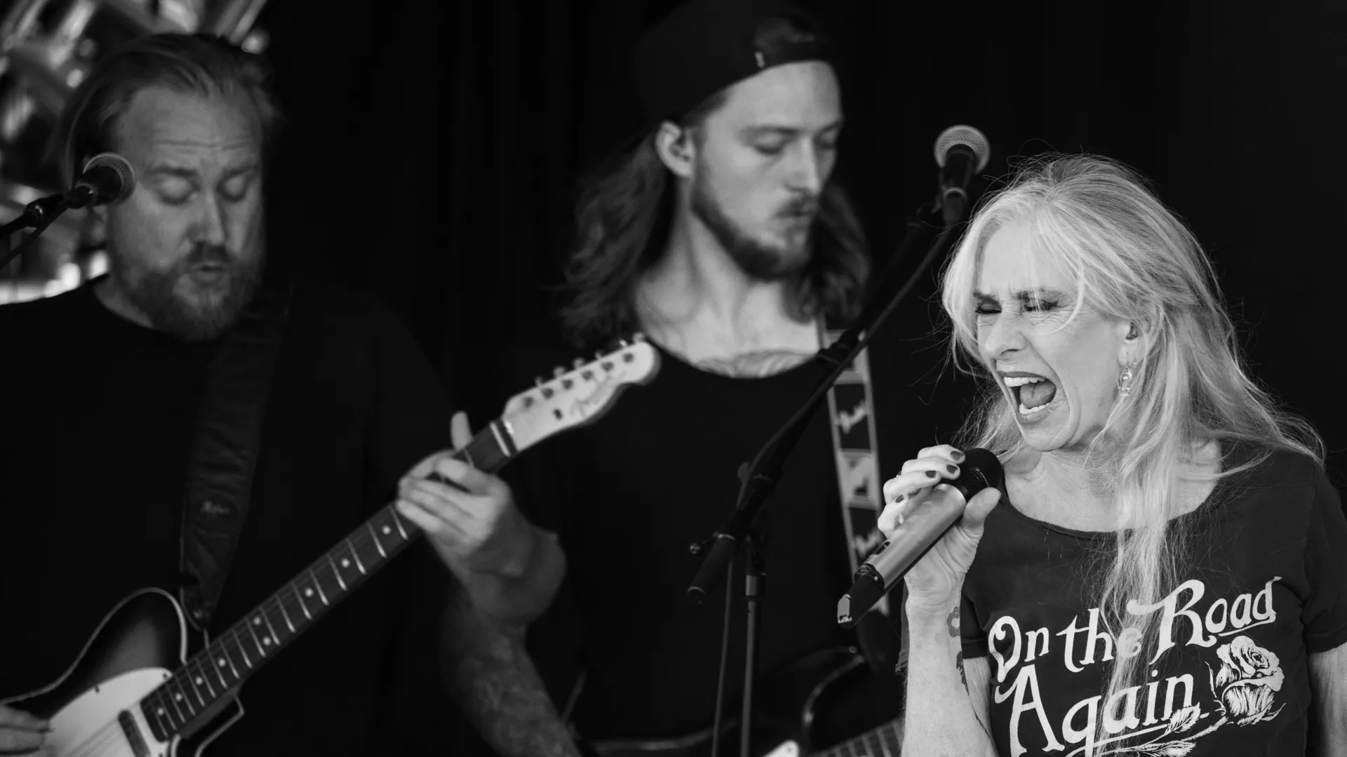 Kærligheden kalder aldrig forgæves med generøs sangskats-kreatør