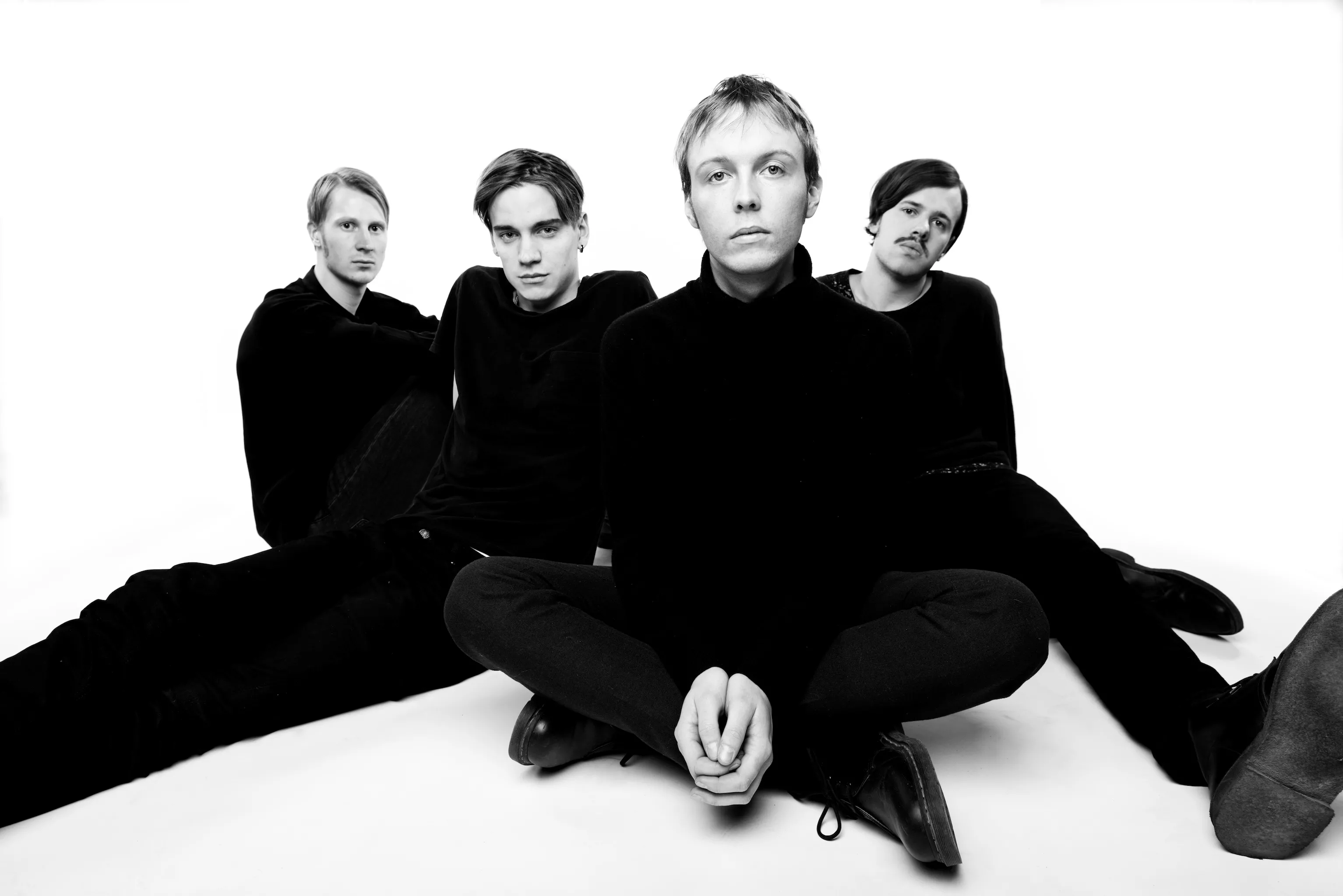 ''Sen är det ju tyvärr Sveriges ocoolaste band vi jämförs med''