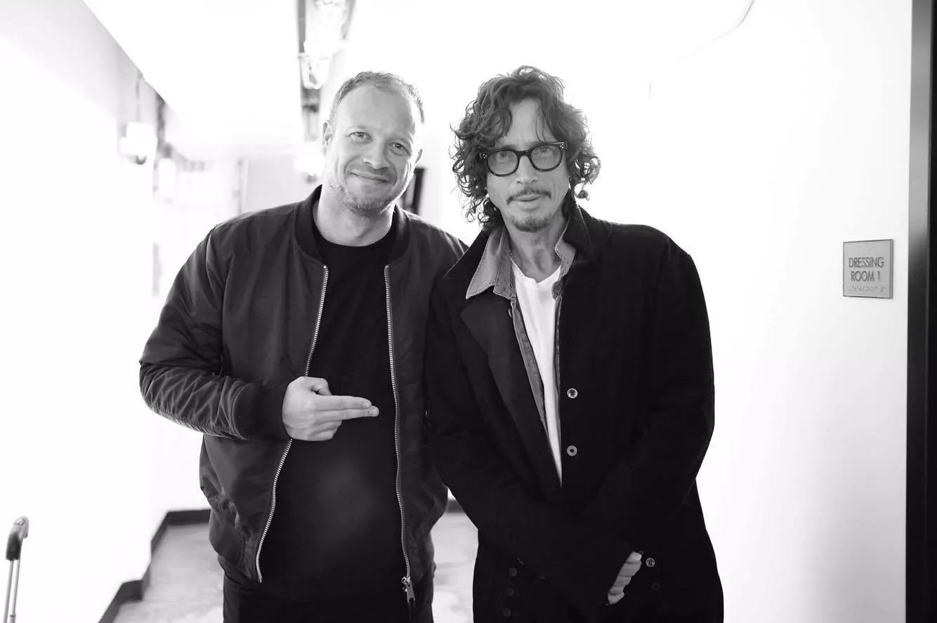 Nephew- og True Nord-guitarist: Jeg sad ved siden af Chris Cornell i flyet – og samlede mod til at sige tak