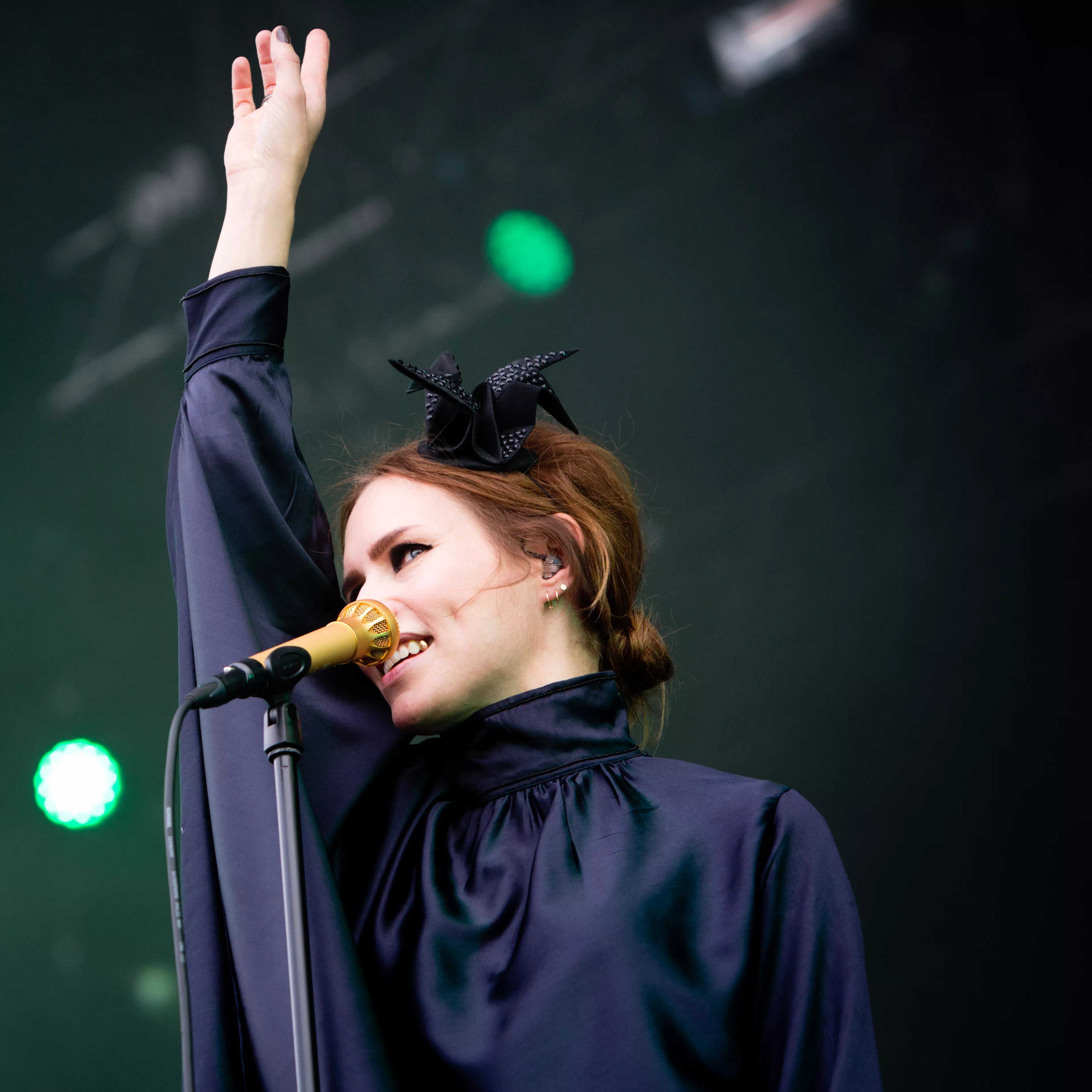 The Cardigans: Tinderbox, Rød Scene