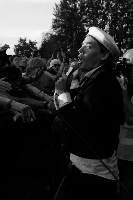 The Hives: Peace & Love, Borlänge