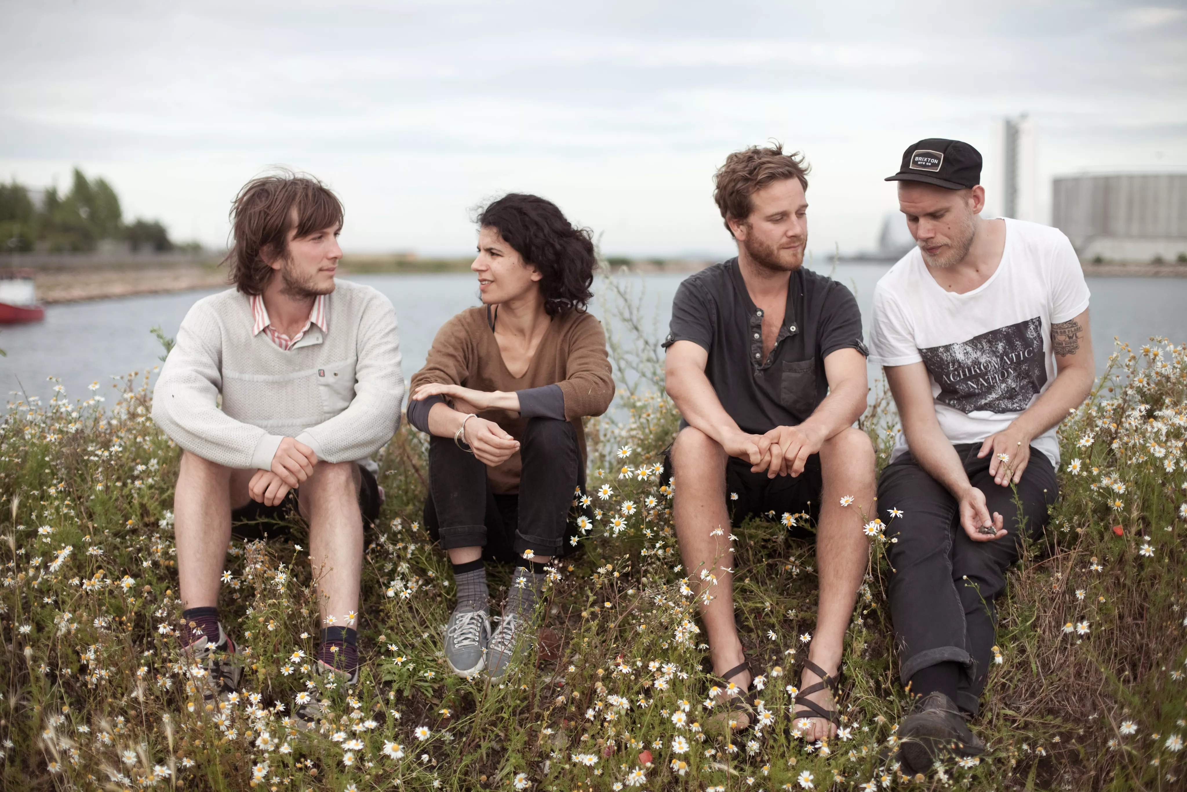 Pinkunoizu får engelsk pladekontrakt