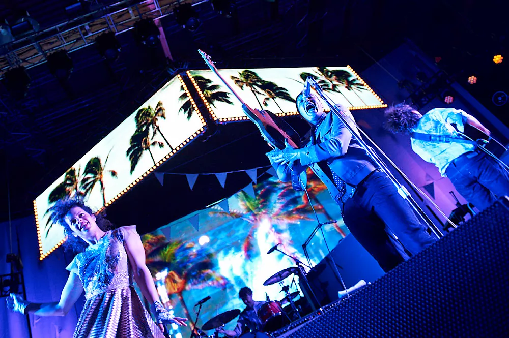 Bowie med på Arcade Fires nya singel?