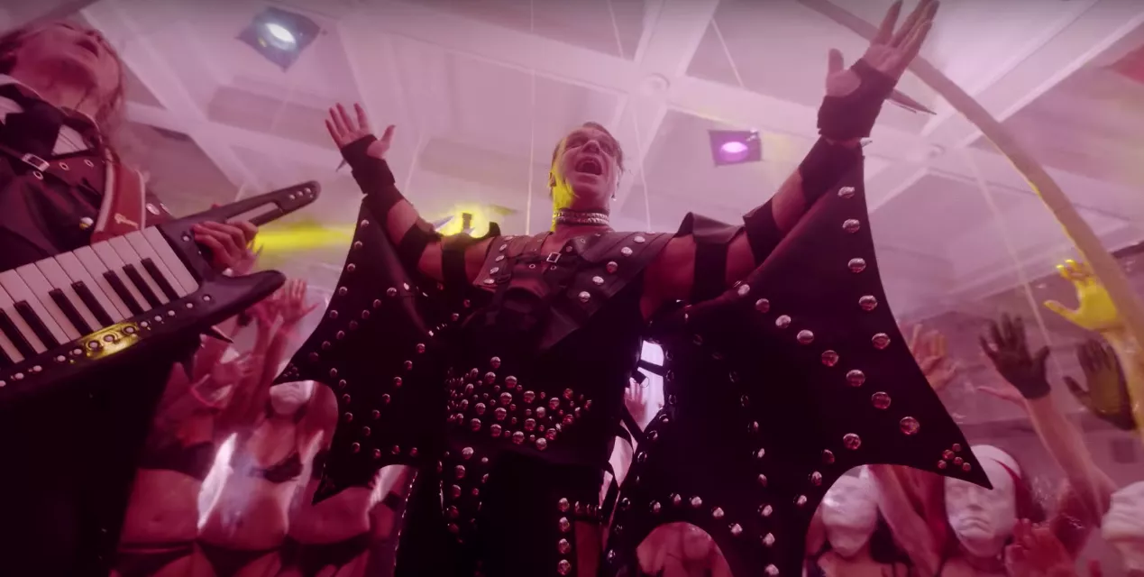 VIDEO: Pornografisk chok-video fra Rammsteins frontmand