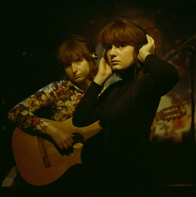 Kirsten & Marie – Charmerende tvillinger klar med debutalbum