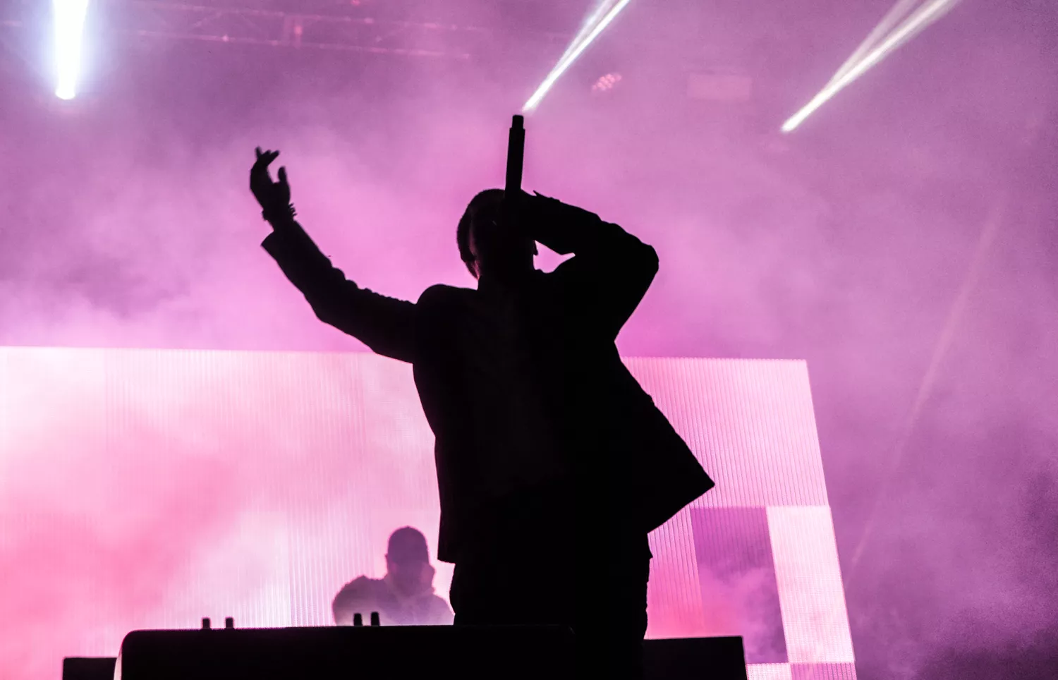 En uppvisning i rök, ljus och samhörighet